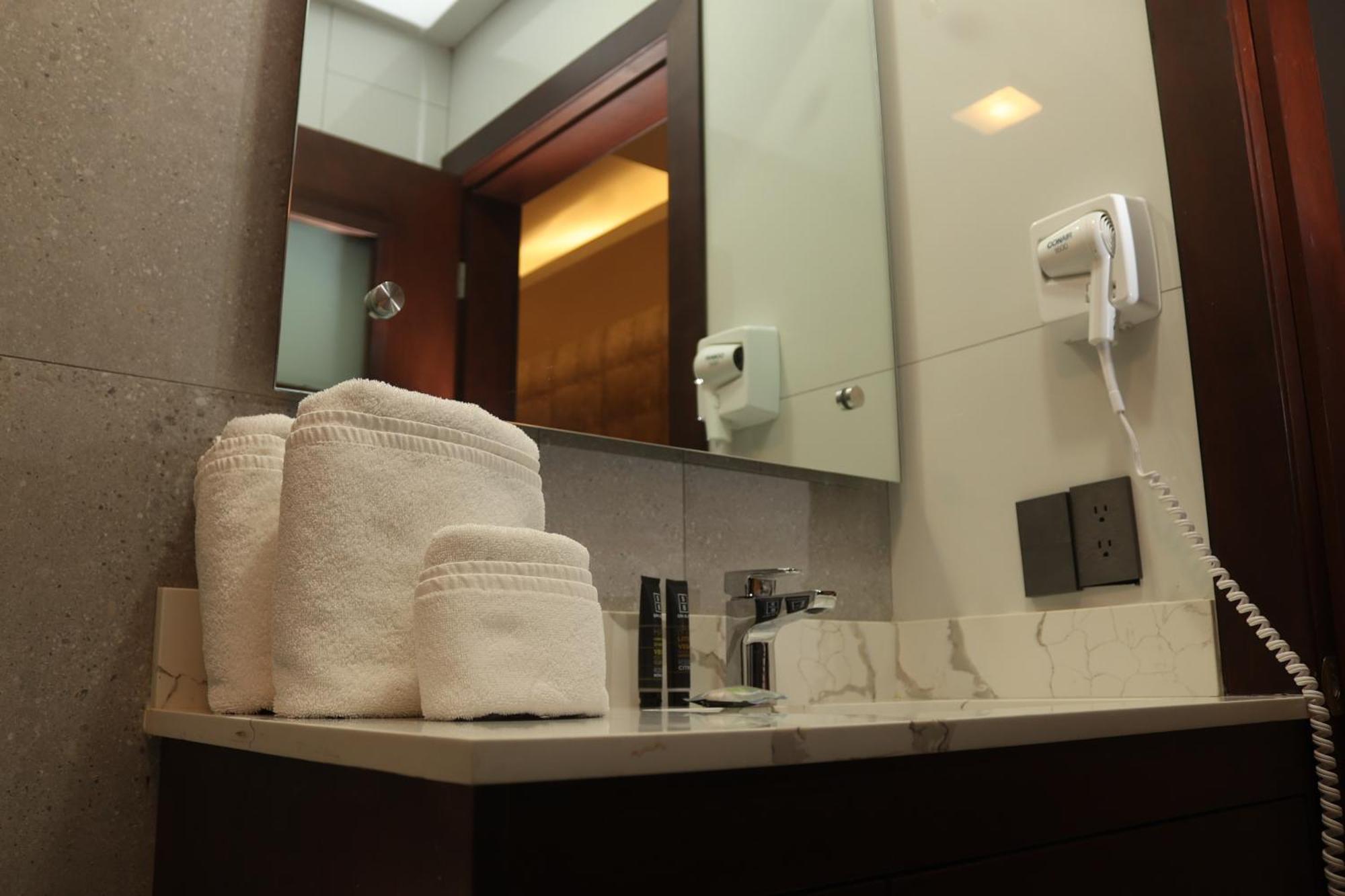 Hotel Wellintown Tijuana Eksteriør bilde